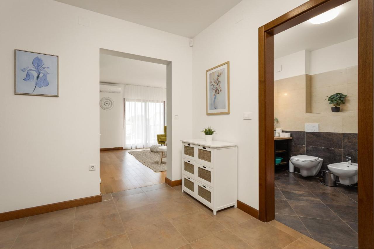 Apartments Cesare With Shared Pool Ližnjan Kültér fotó