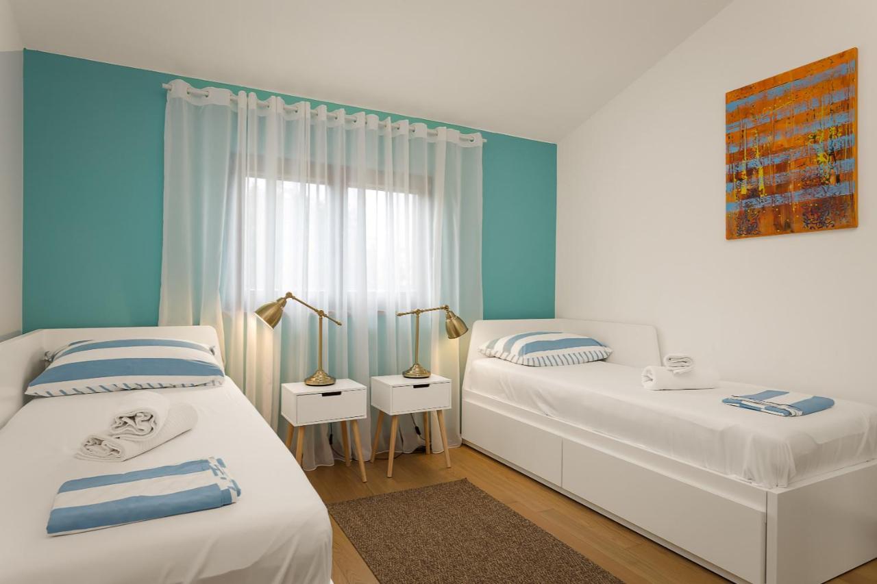 Apartments Cesare With Shared Pool Ližnjan Kültér fotó